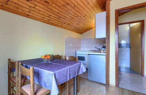 Valdebek Apartment | Apartment Ruža 2 by Interhome