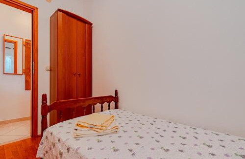 Cove Tri Zala (Zrnovo) Apartment | Apartment Ružica
