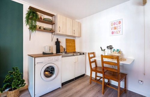 Strehlen Apartment | Apartment 'Ruheoase Für Langzeitaufenthalte' with Wi-Fi