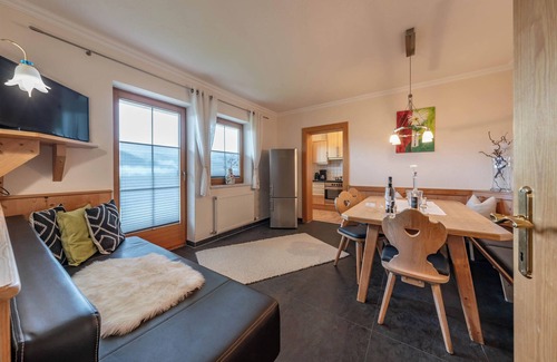 Hippach Apartment | Apartment Sonne in Ferienhaus Johanna in the Zillertal- close to the ski slopes and hiking region