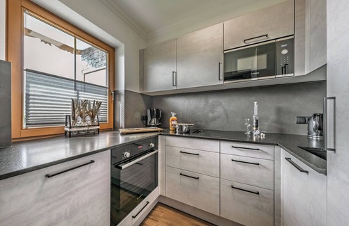 Hippach Apartment | Apartment Sonne in Ferienhaus Johanna in the Zillertal- close to the ski slopes and hiking region