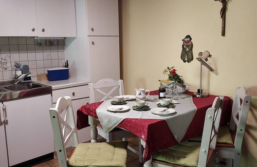 Zell am Harmersbach Apartment | Apartment 'Schäfchen' with Shared Garden and Wi-Fi
