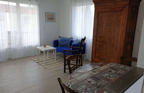 Le Chateau-d'Oleron Apartment | Apartment 'Studio Centre Du Château' with Balcony and Wi-Fi