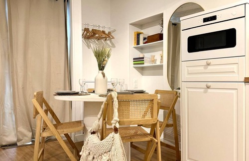 Quartier de l'Ecole-Militaire Apartment | Apartment Saint Germain des Pres Bon Marche by Studio Prestige