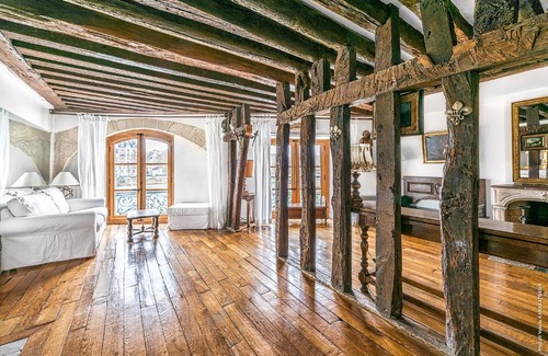 Notre Dame Apartment | Apartment Saint-Louis by B'Your Home