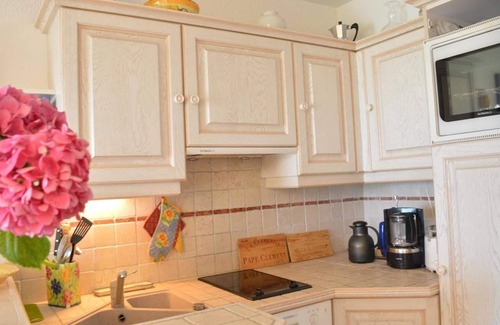 Plage de la Garonnette Apartment | Apartment Sainte-Maxime, 1 bedroom, 4 persons