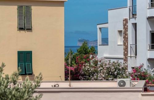 Lido Apartment | Apartment San Giovanni Lido Close to the Beach with Sea View, Wi-Fi & Balcony