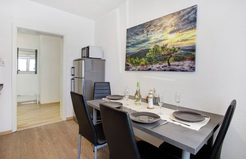 Bant Apartment | Apartment "Sanierte Ferienwohnung in der Stadt" with Wi-Fi