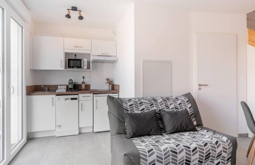 Mimizan-Plage Apartment | Apartment SC G01 by Interhome