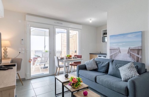 Mimizan-Plage Apartment | Apartment SC H01 by Interhome