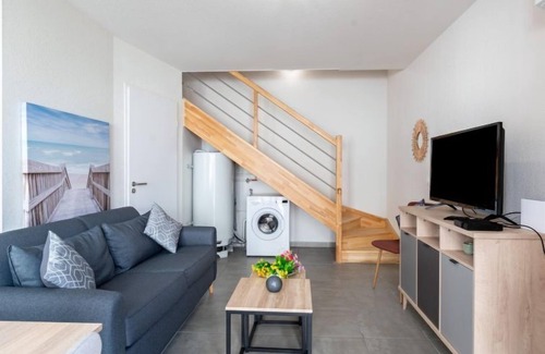 Mimizan-Plage Apartment | Apartment SC H01 by Interhome