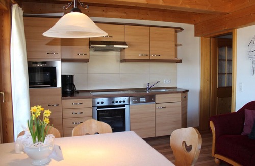 Hinterzarten Apartment | Apartment 'Schauinsland' with Mountain View, Private Terrace and Wi-Fi