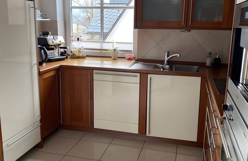 Ortsmitte Apartment | Apartment 'Schmallenberger MauerBlümchen' with Private Terrace and Wi-Fi