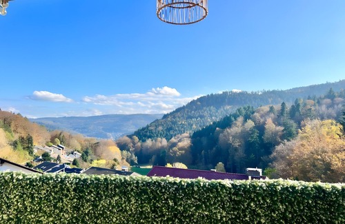 Bad Herrenalb Apartment | Apartment 'Schwarzwald Panorama' with Mountain View, Wi-Fi and Air Conditioning