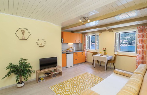 Zaton Apartment | Apartment Seagull - Quiet and relaxing seafront apartment 10 min from Dubrovnik
