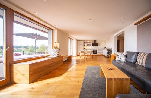 Pelham Apartment | Apartment "Seen-Sucht" with Lake View, Shared Garden & Wi-Fi