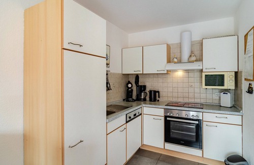 Hamswehrum Apartment | Apartment 'Seepferdchen' with Private Terrace, Shared Garden and Wi-Fi