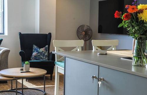 Shrewsbury Apartment | Apartment Seven