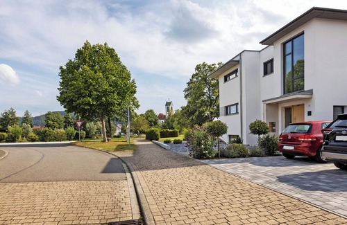 Orsingen-Nenzingen Apartment | Apartment 'Simona' with Shared Garden and Wi-Fi