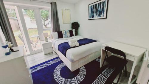 South Harrow Apartment | Apartment - Sleeps 2 & Free Parking