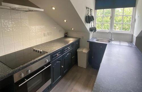 Roehampton Apartment | Apartment - Sleeps 4 & Excellent Transport Links