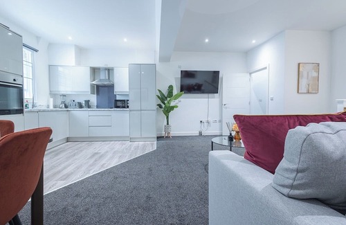 Gravesend Apartment | Apartment - Sleeps 4 & Free Parking