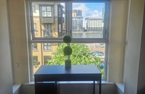 Docklands Apartment | Apartment - Sleeps 6 - Riverside - City Centre