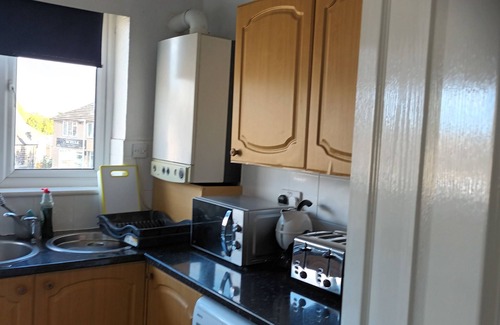 Chapeltown Apartment | Apartment-Sleeps3-Parking-Garden-Internet