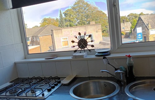 Chapeltown Apartment | Apartment-Sleeps3-Parking-Garden-Internet