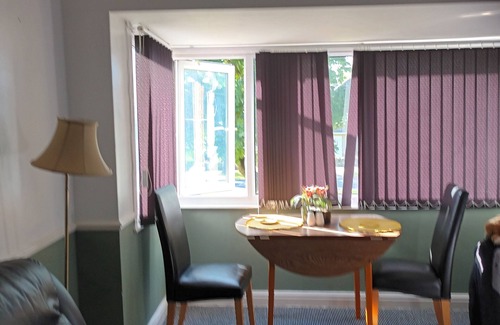 Chapeltown Apartment | Apartment-sleeps3-parking-garden-internet