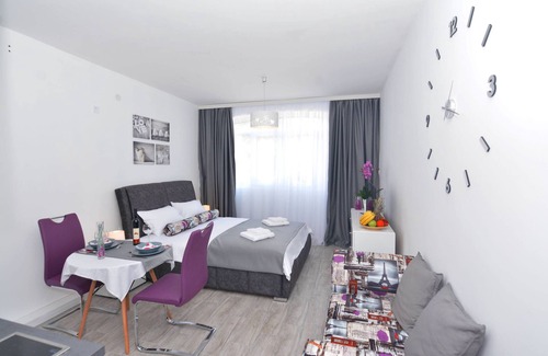 Tomicici Apartment | Apartment Small Oasis