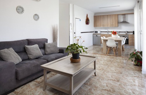 Algarrobo Apartment | Apartment 'Sol Mediterráneo' with Shared Terrace, Wi-Fi and Air Conditioning