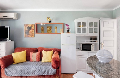 Puerto Naos Apartment | Apartment 'Sol Y Playa' with Private Terrace, Wi-Fi and Air Conditioning