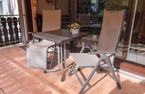 Bad Herrenalb Apartment | Apartment 'Sonnenschein' with Shared Garden, Balcony and Wi-Fi