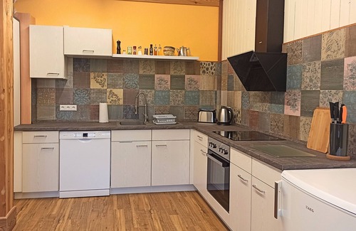 Bad Waldsee Apartment | Apartment 'Sonnenzimmer' with Private Terrace and Shared Garden