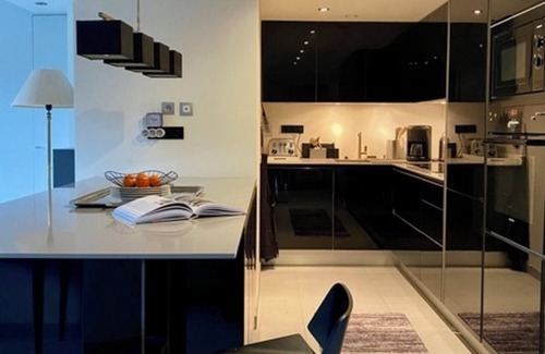 Porte-Dauphine Apartment | Apartment 'Spontini' with Private Terrace and Wi-Fi