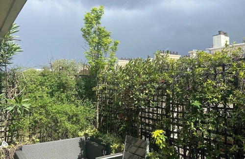 Porte-Dauphine Apartment | Apartment 'Spontini' with Private Terrace and Wi-Fi