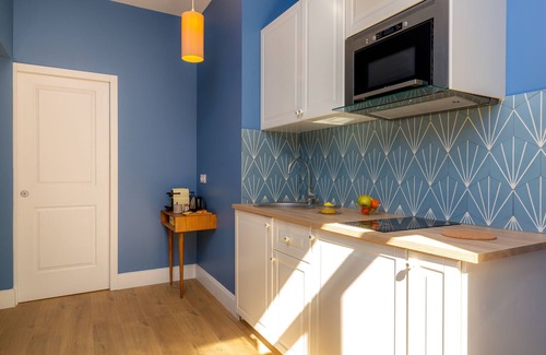 Opera Apartment | Apartment-Standard-Wet room-Street View-E9 Nature