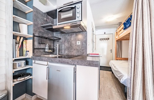 Bernex Apartment | Apartment 'Studio Pied Des Pistes - Bernex' with Mountain View and Balcony