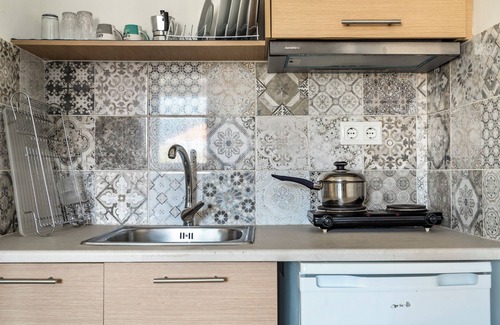 Nidri Apartment | Apartment 'Studio' with Shared Pool, Wi-Fi and Air Conditioning