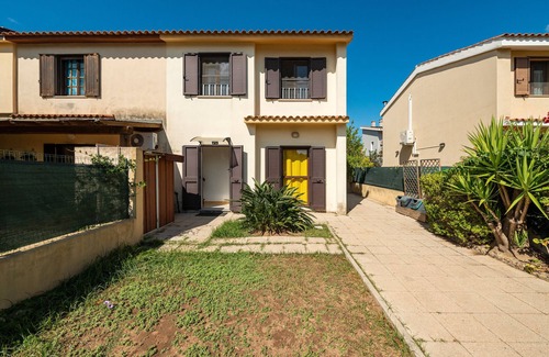 Orti Su Loi Apartment | Apartment 'Sud Sardinia 15' with Private Garden and Wi-Fi