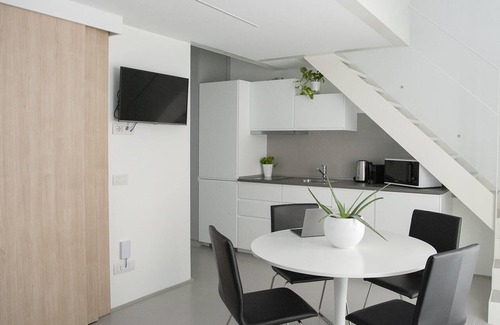 Guastalla Apartment | Apartment-Superior-con Soppalco e Giardino-Garden view-Ensuite with Shower