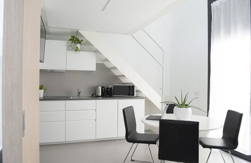 Guastalla Apartment | Apartment-Superior-con Soppalco e Giardino-Garden view-Ensuite with Shower