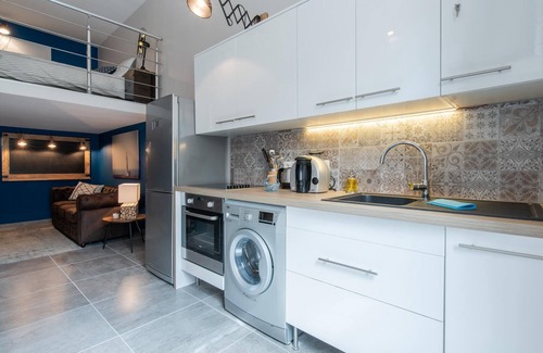 Villette Gare Apartment | Apartment-Superior-Ensuite with Bath-Terrace-Cosy RDC Sur Cour