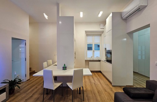 Ljubljana Old Town Apartment | Apartment Sviti Tour As Modern and quiet place by Town Hall with AC and WI-FI