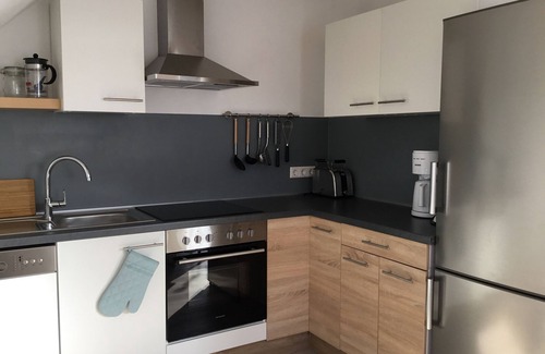 Holthausen Apartment | Apartment 'Sweet Suite' with Shared Garden, Balcony and Wi-Fi