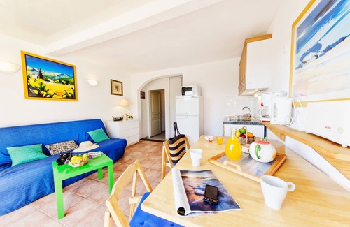 Les Bormettes Apartment | Apartment T3 * 250 m from the SEA with HEATED SWIMMING POOL and TENNIS (105)