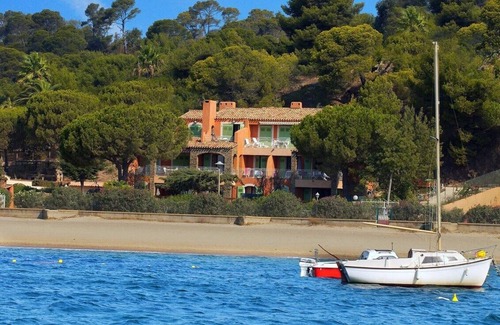 La Londe-les-Maures Apartment | APARTMENT T2 * 4 p 10m from the BEACH with SEA VIEW & HEATED SWIMMING POOL (6)