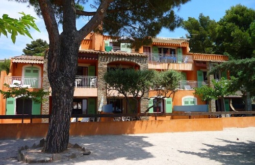 La Londe-les-Maures Apartment | APARTMENT T2 * 4 p 10m from the BEACH with SEA VIEW & HEATED SWIMMING POOL (6)