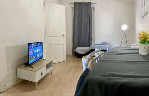 Miroir - Batignolles Apartment | Apartment T2 Le Mans TGV Station
